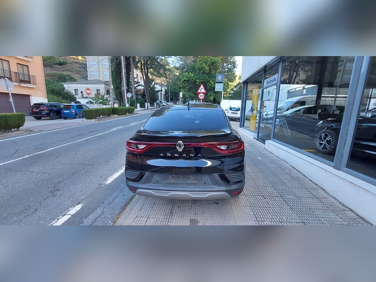 Renault Arkana 1.3 TCE 140CV foto 13